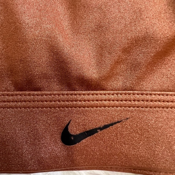 ‎Nike - Picture 3 of 3